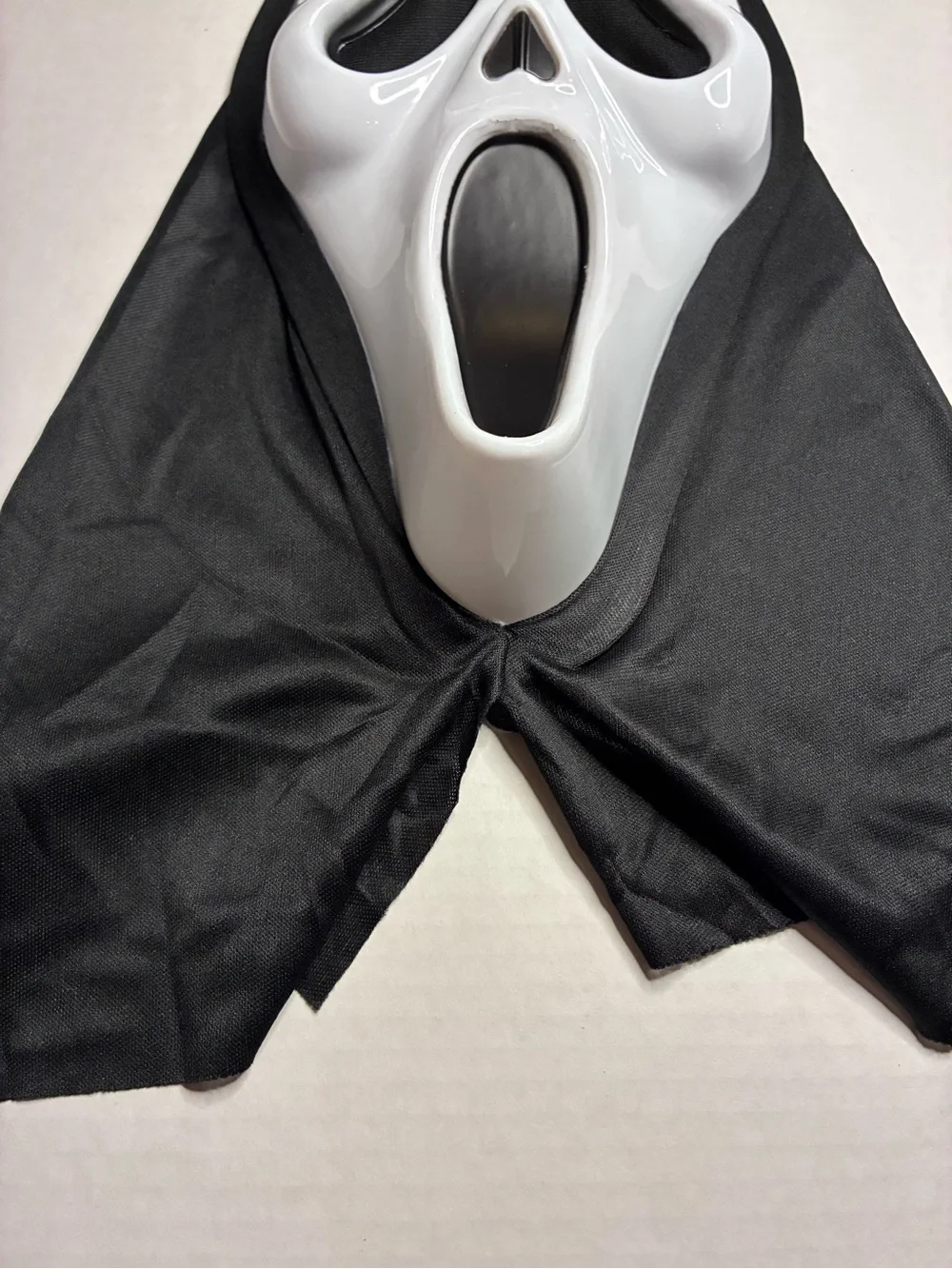 Fun World Ghost Face Lives Mask Scream Halloween Slip On Costume Collectible.
